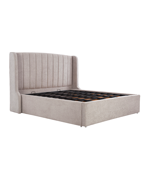 Plush Queen Bed Bay Window